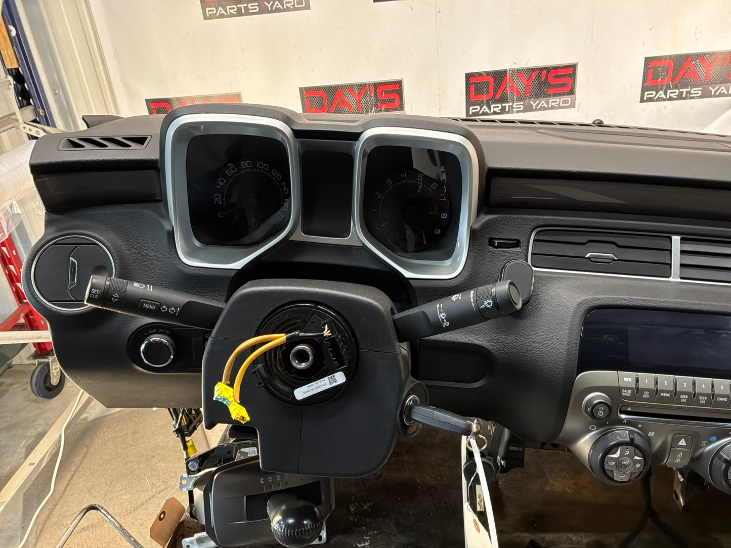 Dash w  enter console and Shifter - Day's Parts Yard