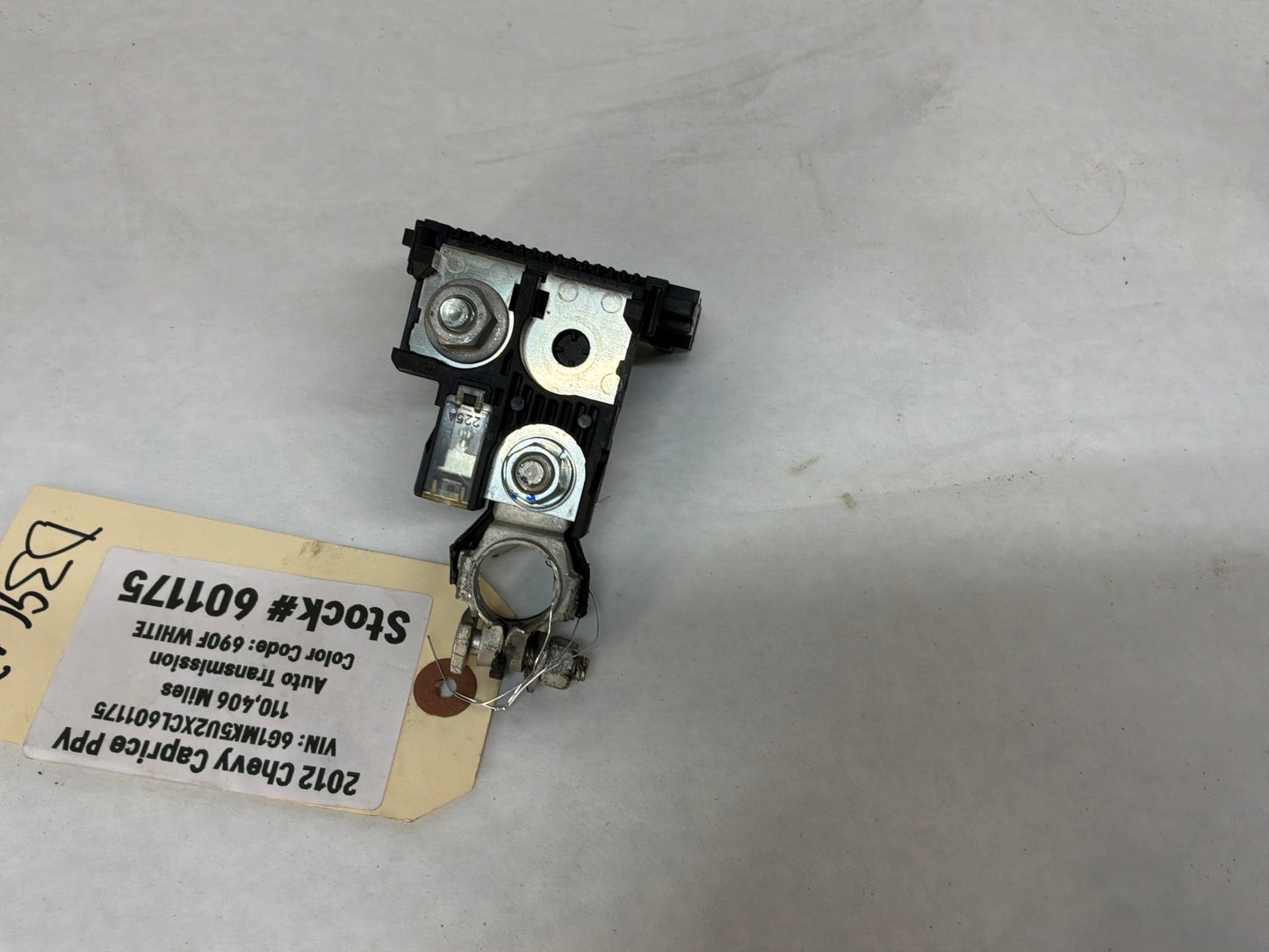 Battery fuse - Day's Parts Yard
