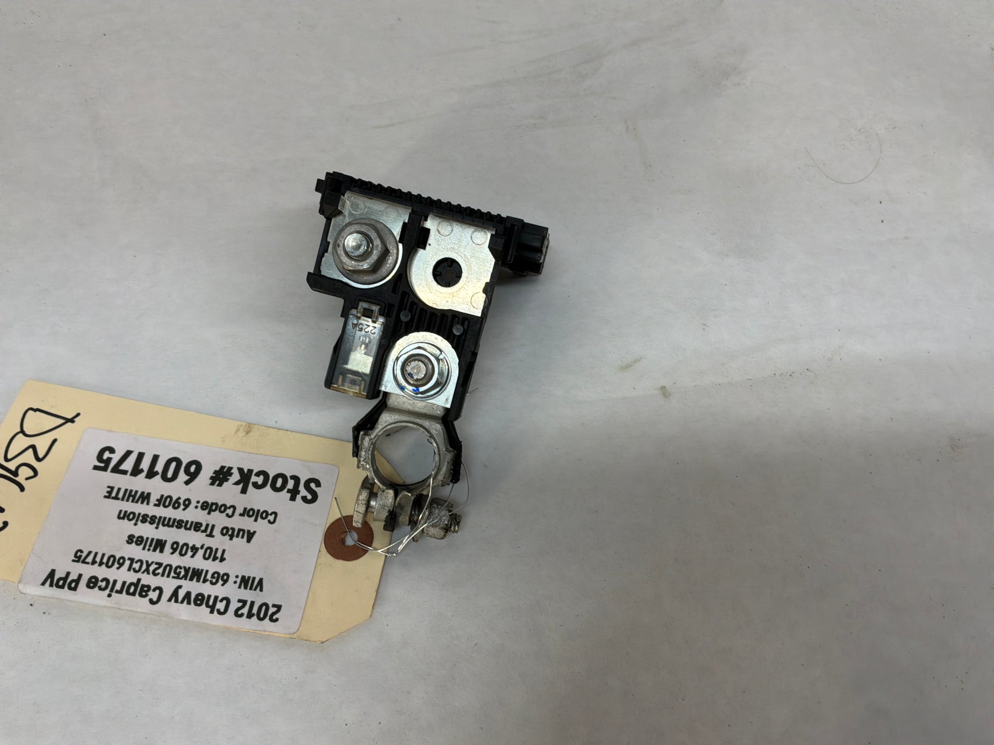 Battery fuse - Day's Parts Yard