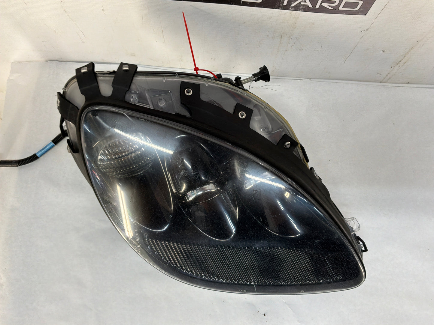 Rh headlight - Day's Parts Yard