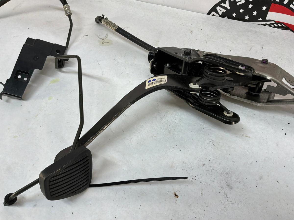 2015 Chevy Camaro SS 1LE Manual Transmission Pedal Brake Clutch Master Cylinder Assembly OEM