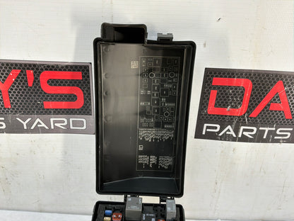 Fuse box - Day's Parts Yard