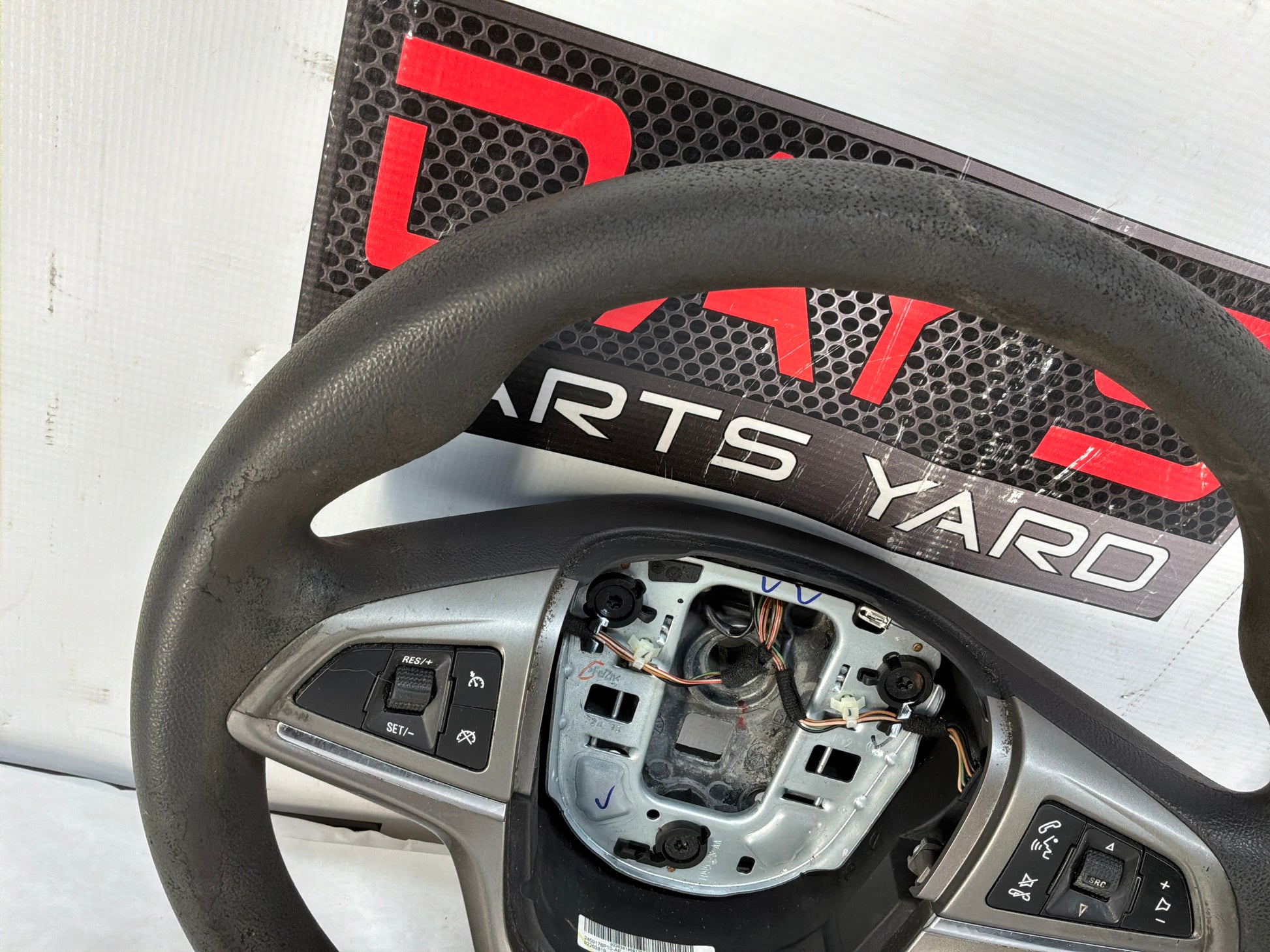 Steering wheel - Day's Parts Yard