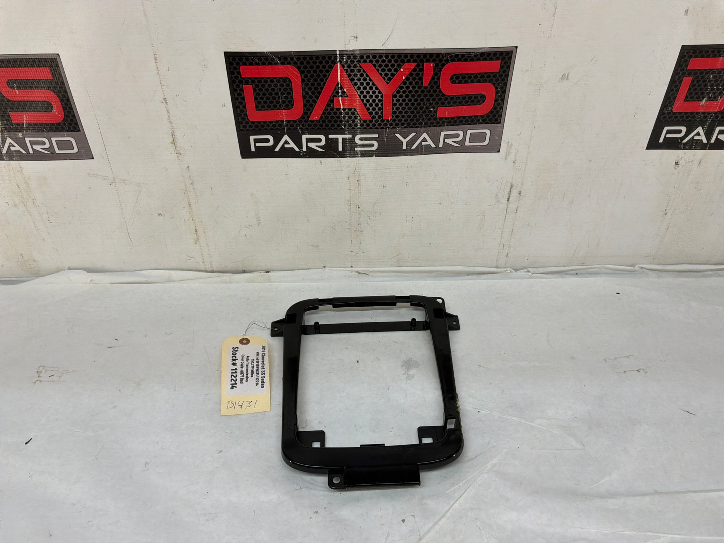 2015 Chevy SS Sedan Over Head Console Dome Light Frame Bracket Bezel OEM