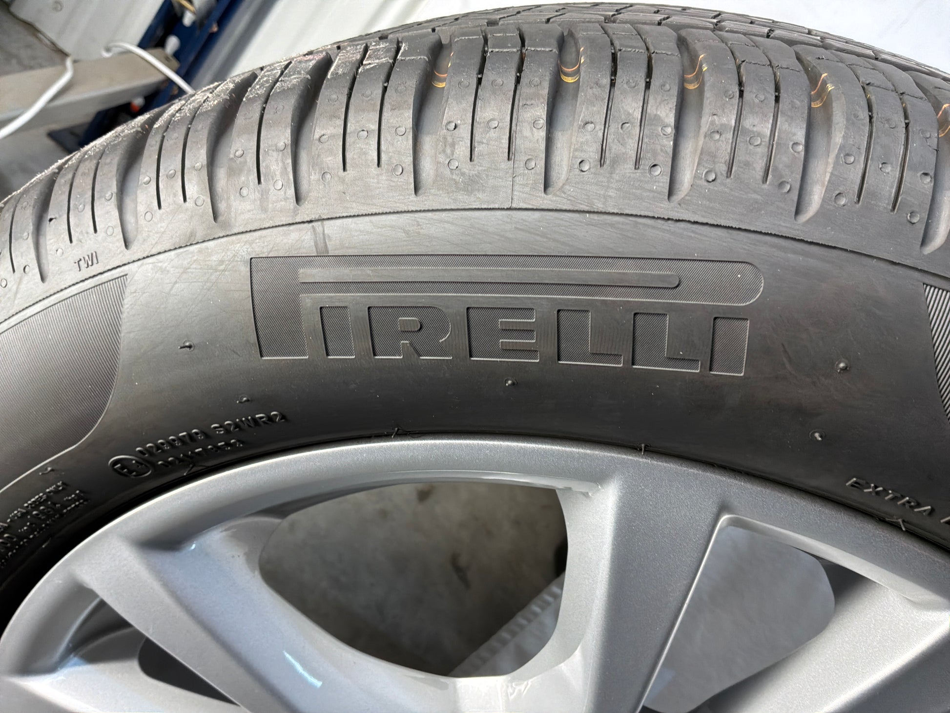 Wheels and tires - Day's Parts Yard