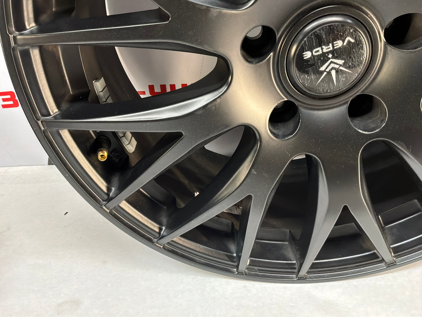 2005 Pontiac GTO 18x8 Verde Saga Aftermarket Wheels Set
