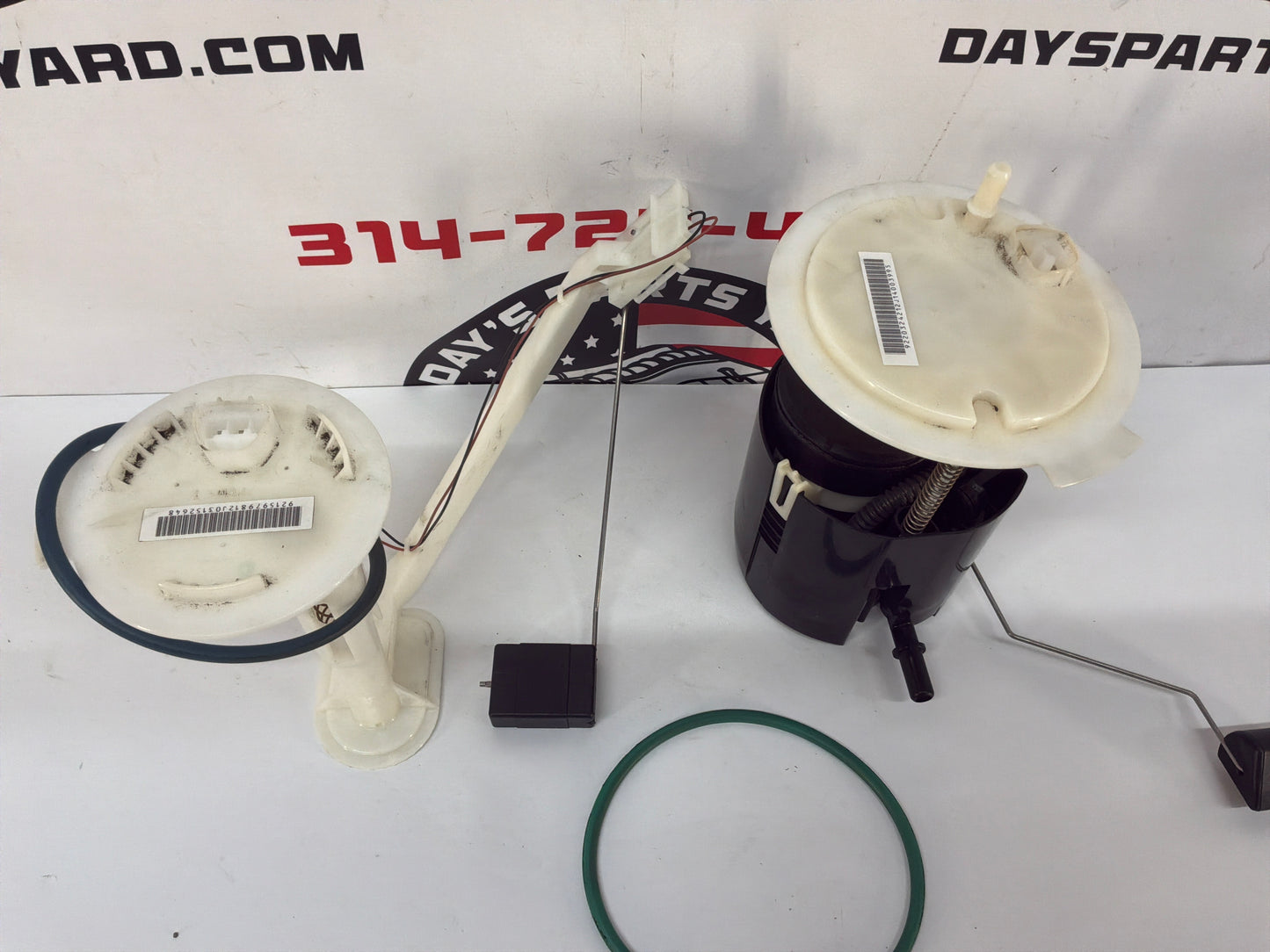 2008 Pontiac G8 GT Gas Fuel Pump Level Sending Unit Assembly OEM