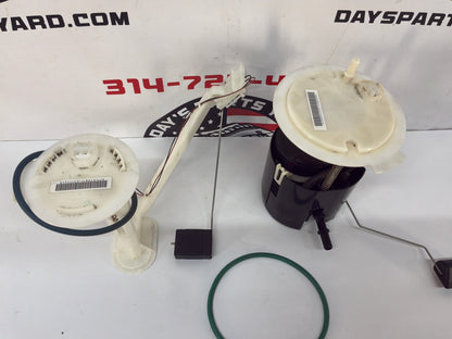 2008 Pontiac G8 GT Gas Fuel Pump Level Sending Unit Assembly OEM