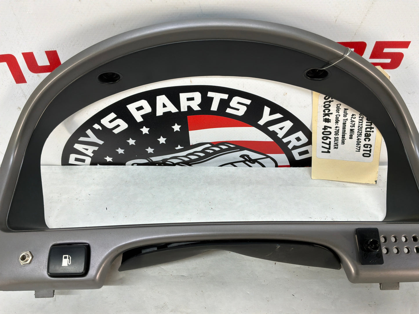 2005 Pontiac GTO Instrument Speedometer Gauge Cluster Bezel Trim Panel OEM