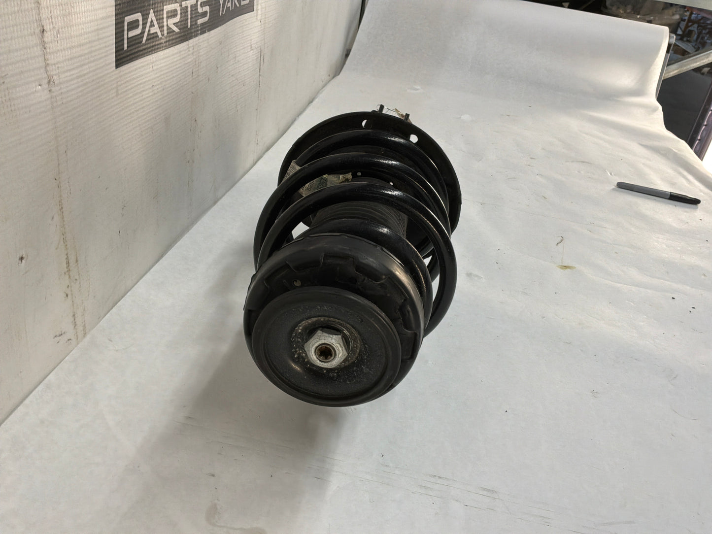Front lh strut - Day's Parts Yard