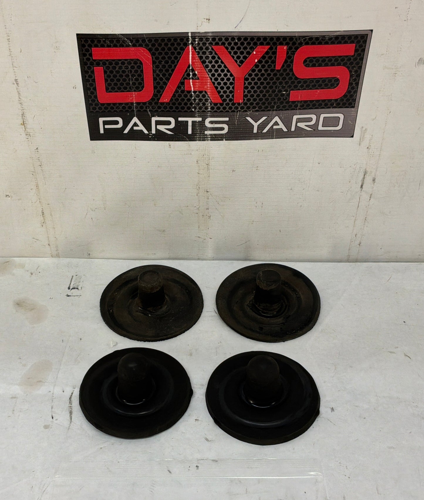2004 Pontiac GTO Top and Bottom Rear Coil Spring Isolators Rubber OEM