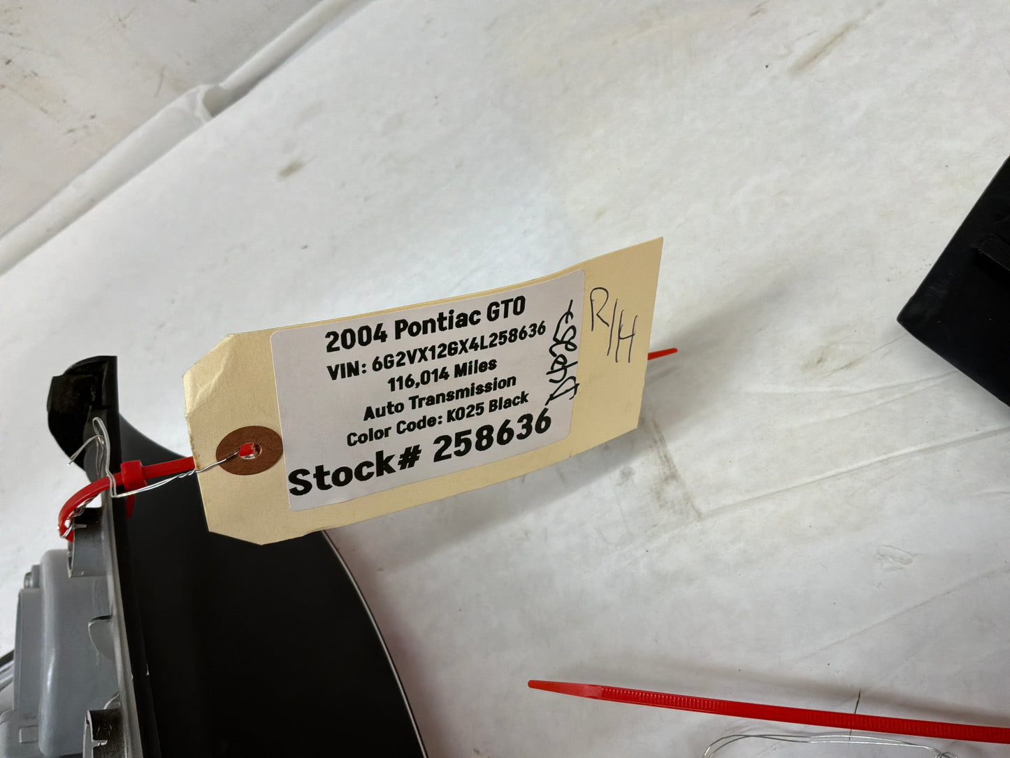 2004 Pontiac GTO RH Passenger Taillight Tail Light Lamp OEM