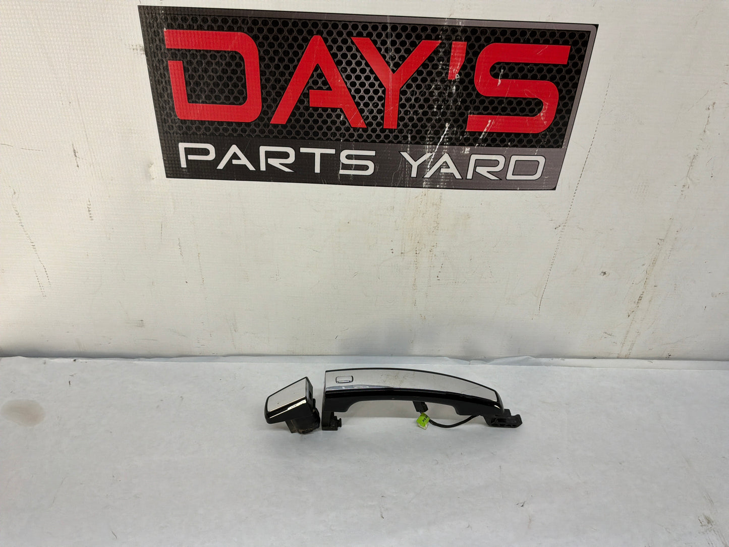 2017 Chevy SS Sedan RH Passenger Front Exterior Door Handle OEM