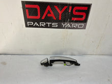 2017 Chevy SS Sedan RH Passenger Front Exterior Door Handle OEM