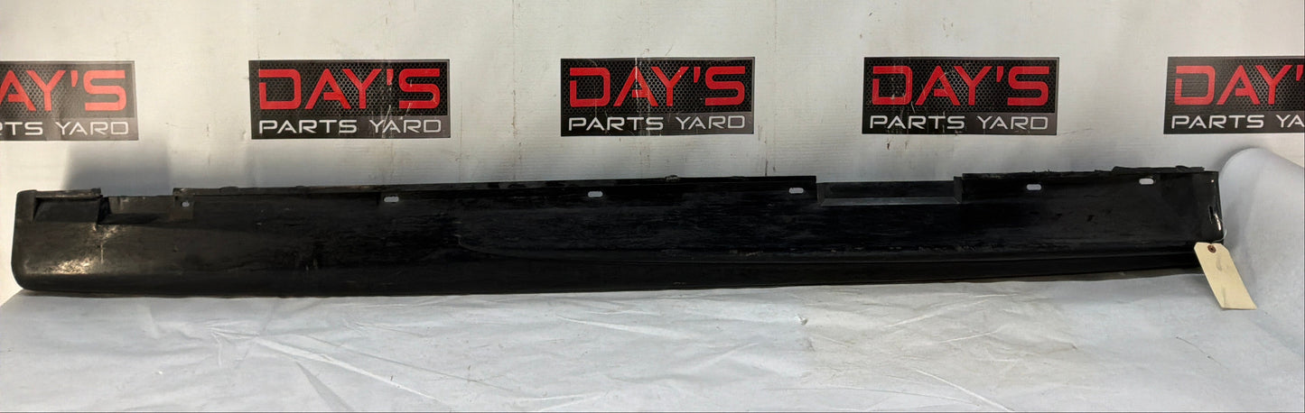 2004 Pontiac GTO RH Passenger Rocker Molding Side Skirt Panel Trim Black OEM