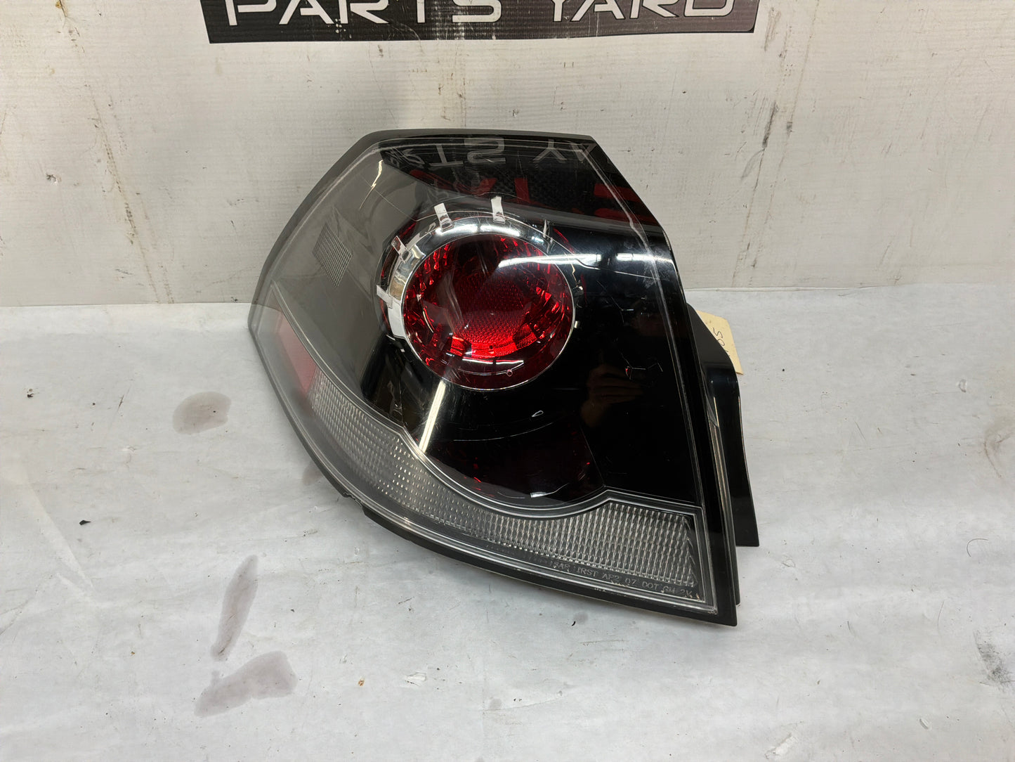 2008 Pontiac G8 LH Driver Tail Light Taillight Lamp OEM