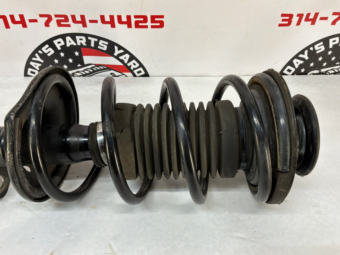 2005 Pontiac GTO RH Passenger Front Strut Assembly OEM