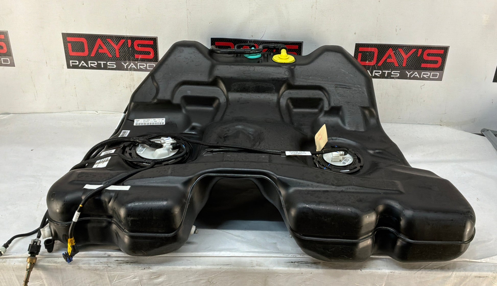 Fuel tank - Day's Parts Yard