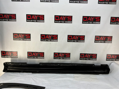 2004 Pontiac GTO RH Passenger Rocker Molding Side Skirt Panel Trim Black OEM