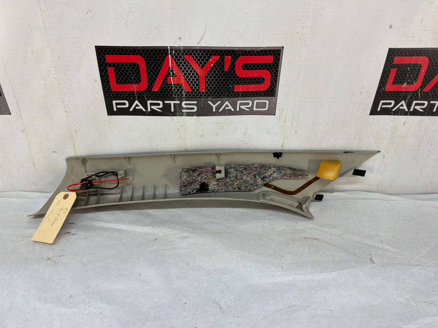 A pillar trim - Day's Parts Yard