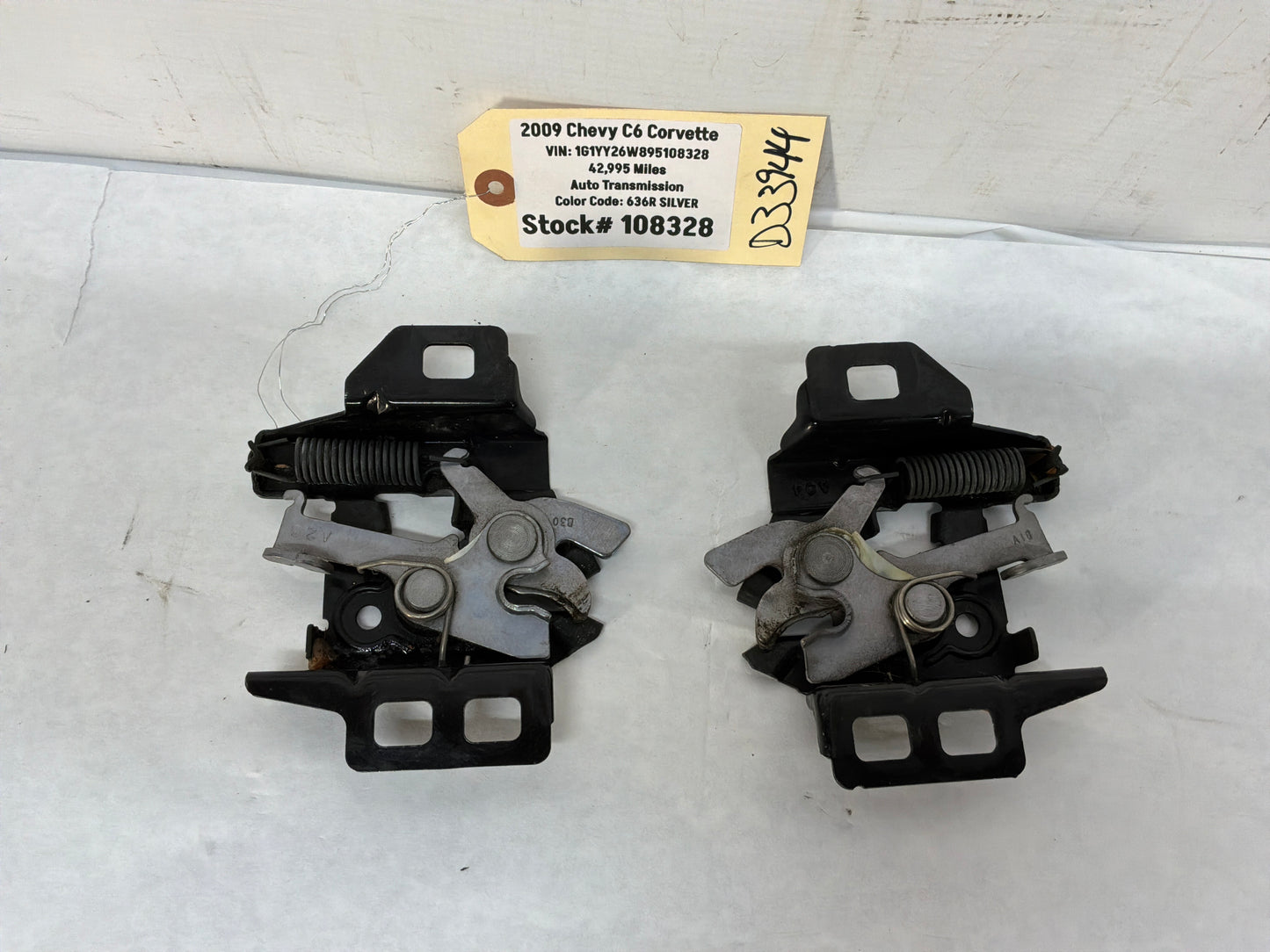 Hood hinges - Day's Parts Yard