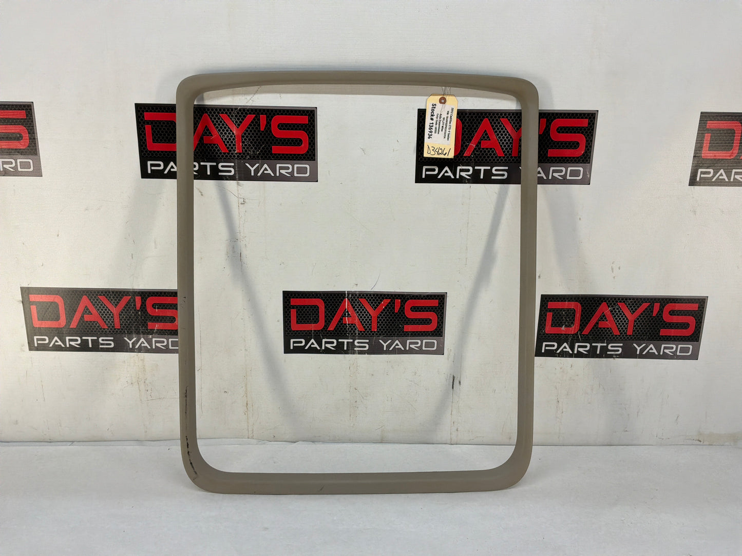 Sun roof trim - Day's Parts Yard