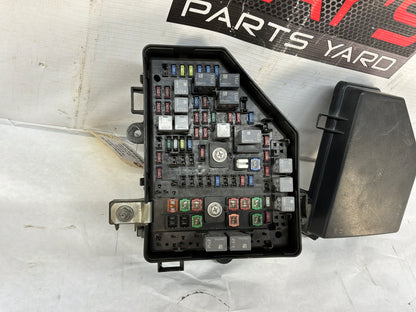Fuse box w lid - Day's Parts Yard