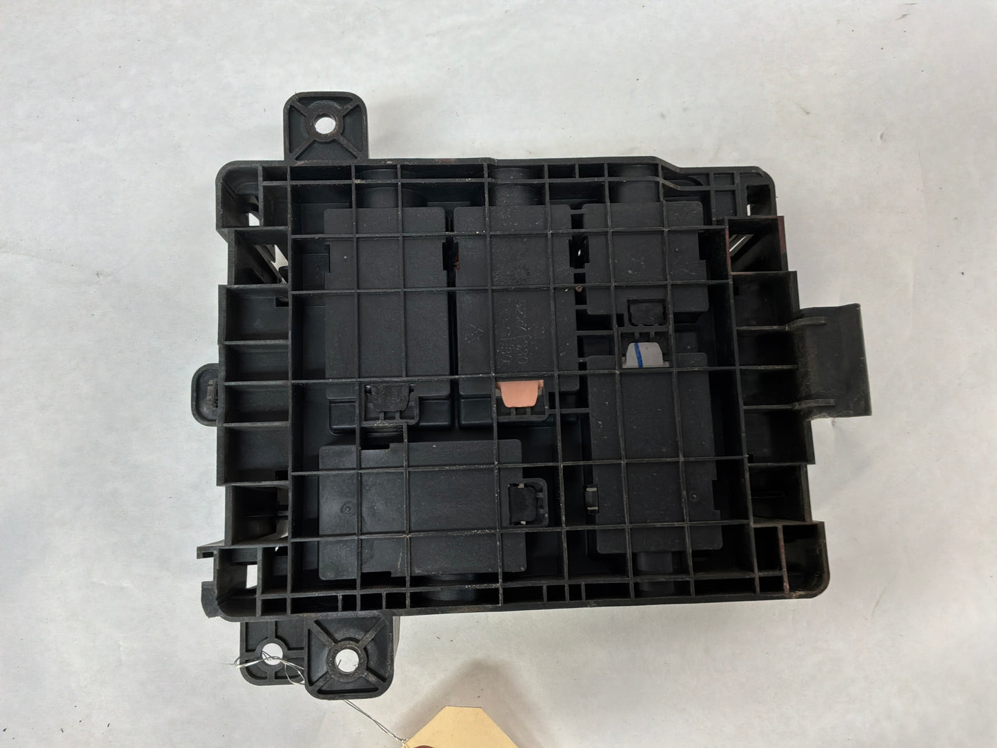 2014 Chevy SS Sedan Engine Bay Fuse Junction Box Block Panel Retainer Block OEM