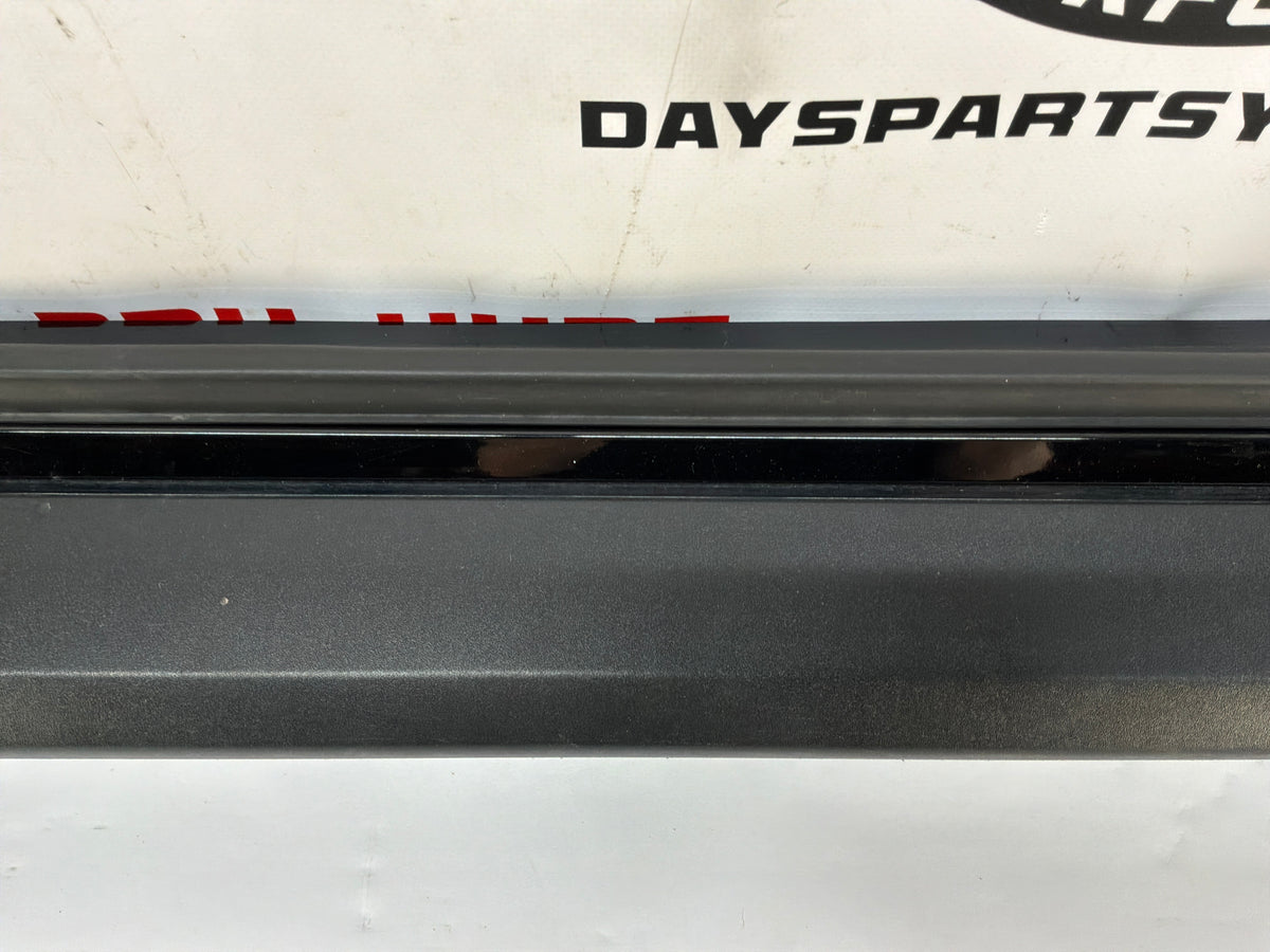 2013 Chevy Camaro ZL1 RH Passenger Rocker Molding Side Skirt Panel OEM