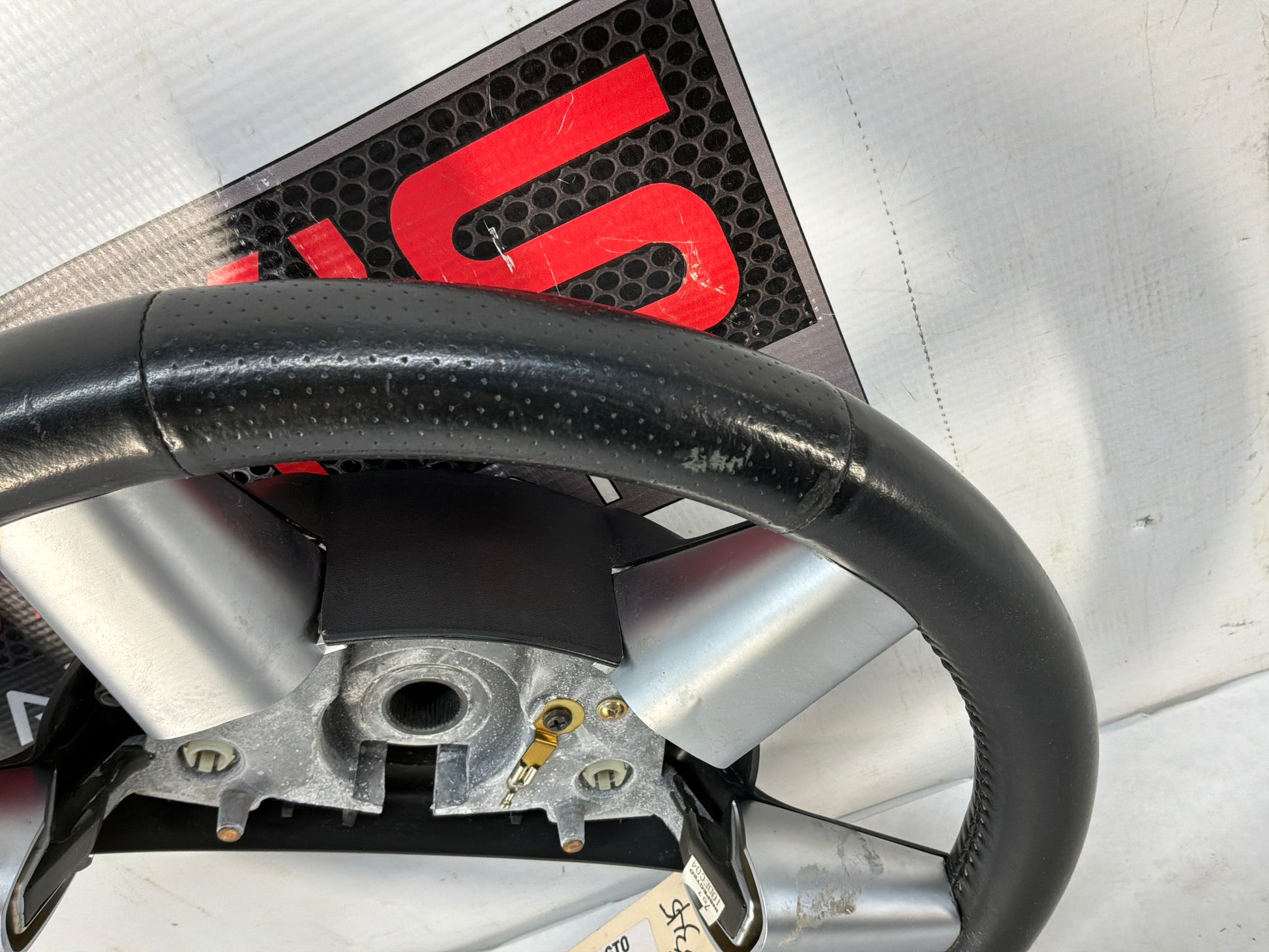 Steering wheel - Day's Parts Yard