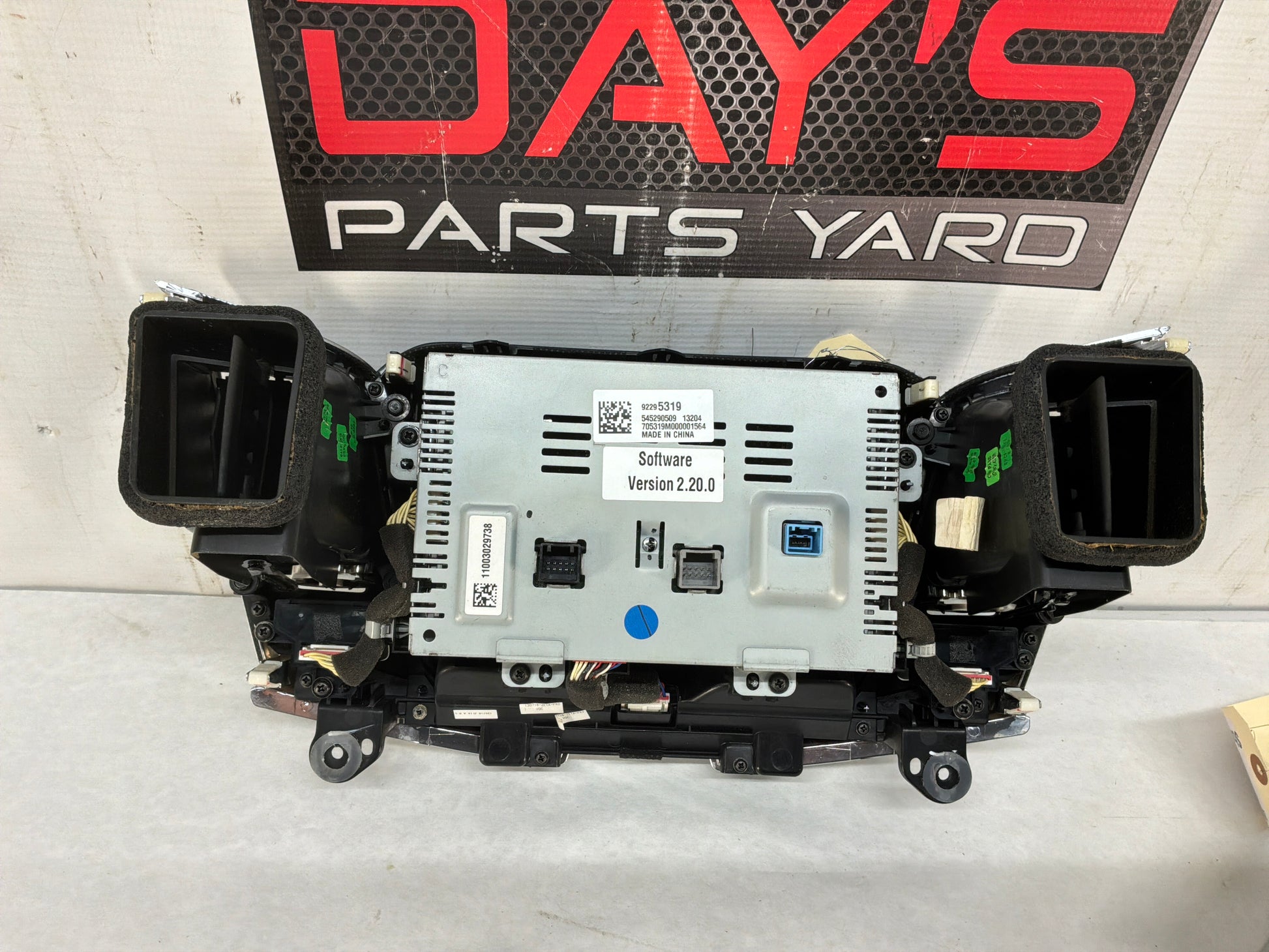 Radio - Day's Parts Yard