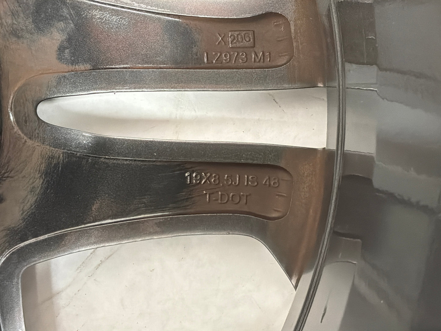 2017 Chevy SS Sedan Factory OEM Front Wheel 19x8.5 OEM