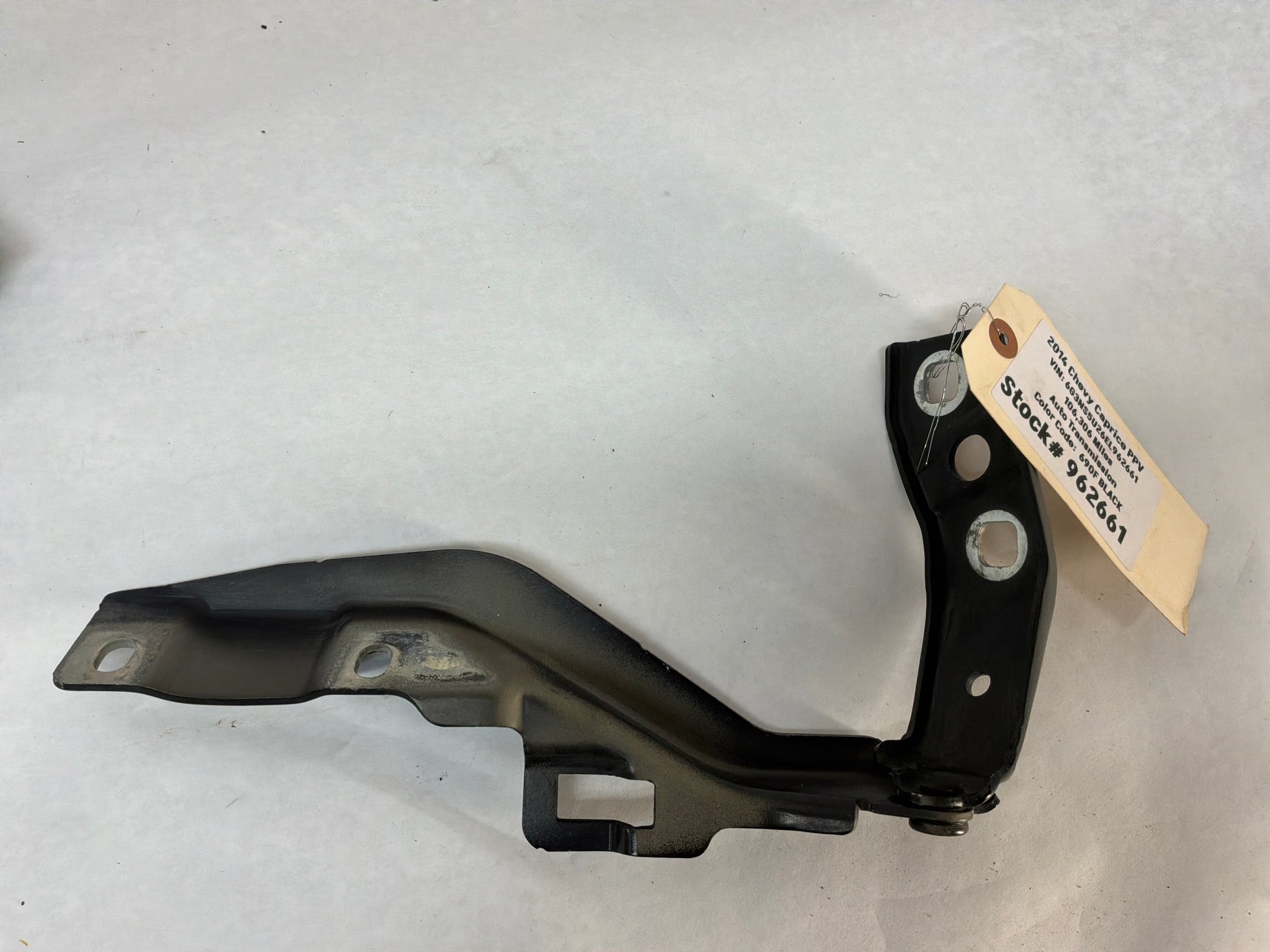Hood hinges - Day's Parts Yard