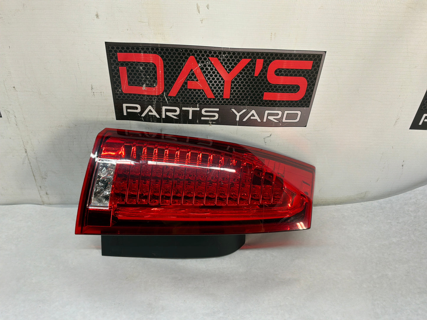 Taillight - Day's Parts Yard