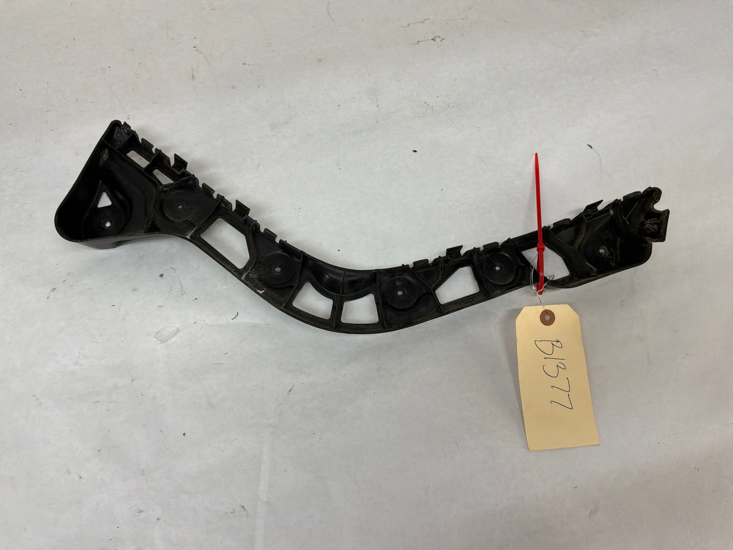 2015 Chevy SS Sedan RH & LH Rear Bumper Brackets Guides Supports OEM
