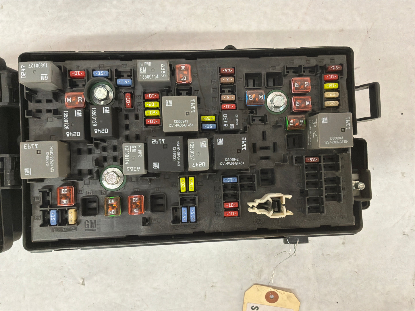 2013 Chevy Camaro 1LE Engine Bay Accessory Wiring Junction Fuse Relay Box Block OEM