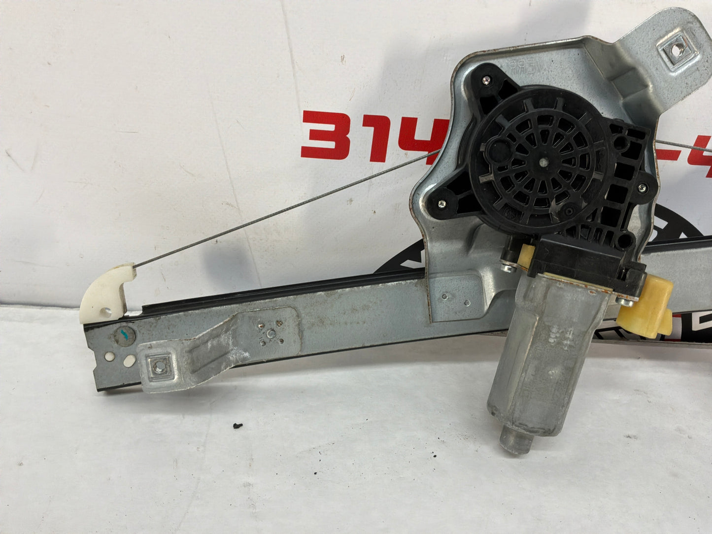 2016 Chevy Caprice PPV RH Passenger Rear Window Regulator Motor OEM