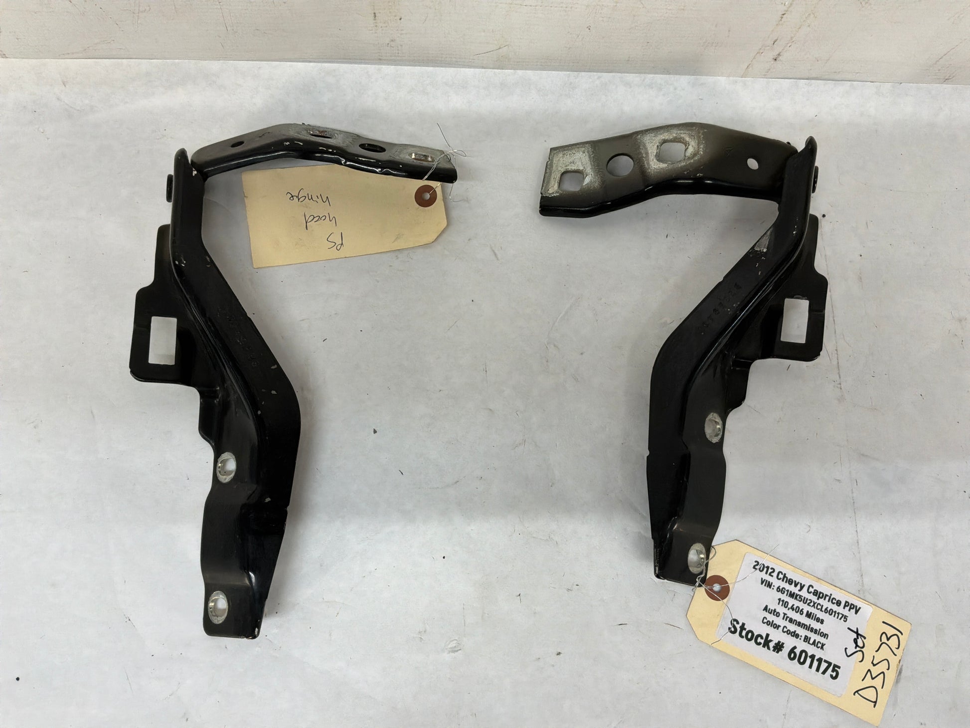 Hood hinges - Day's Parts Yard