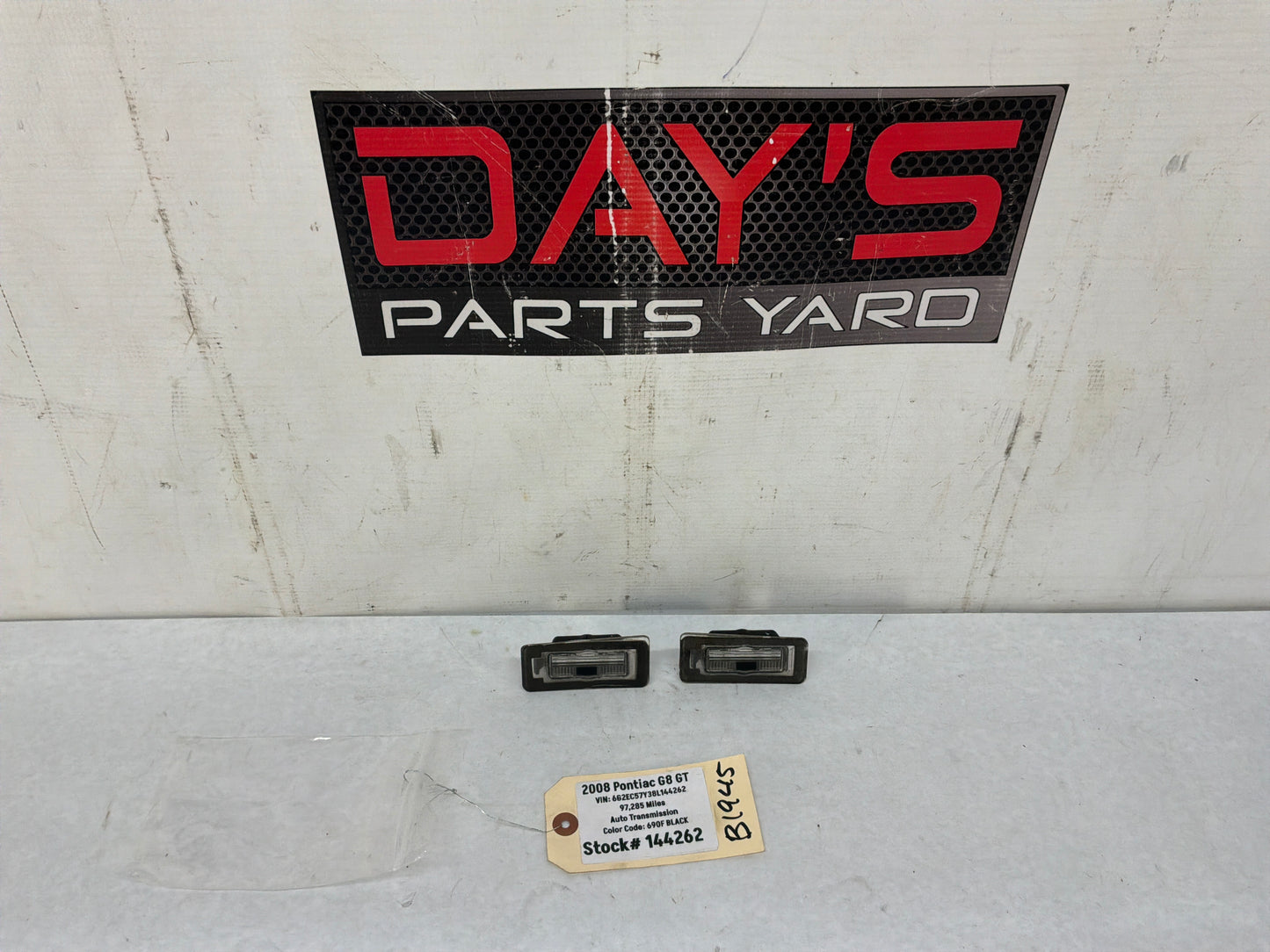 2008 Pontiac G8 GT Trunk Deck Lid License Plate Tag Lights Lamps Housings OEM