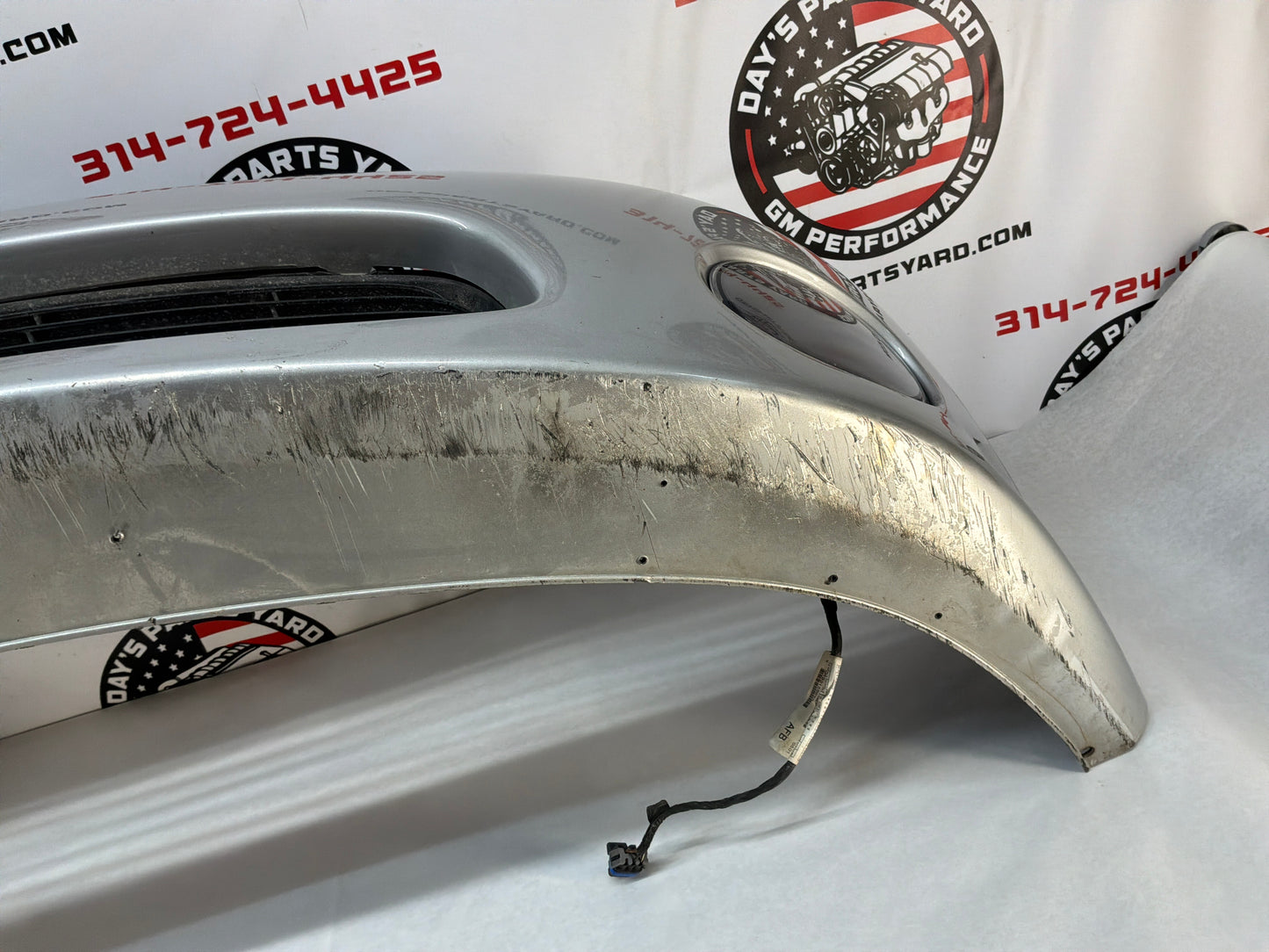 2005 Pontiac GTO Front Bumper Cover Fascia Silver OEM