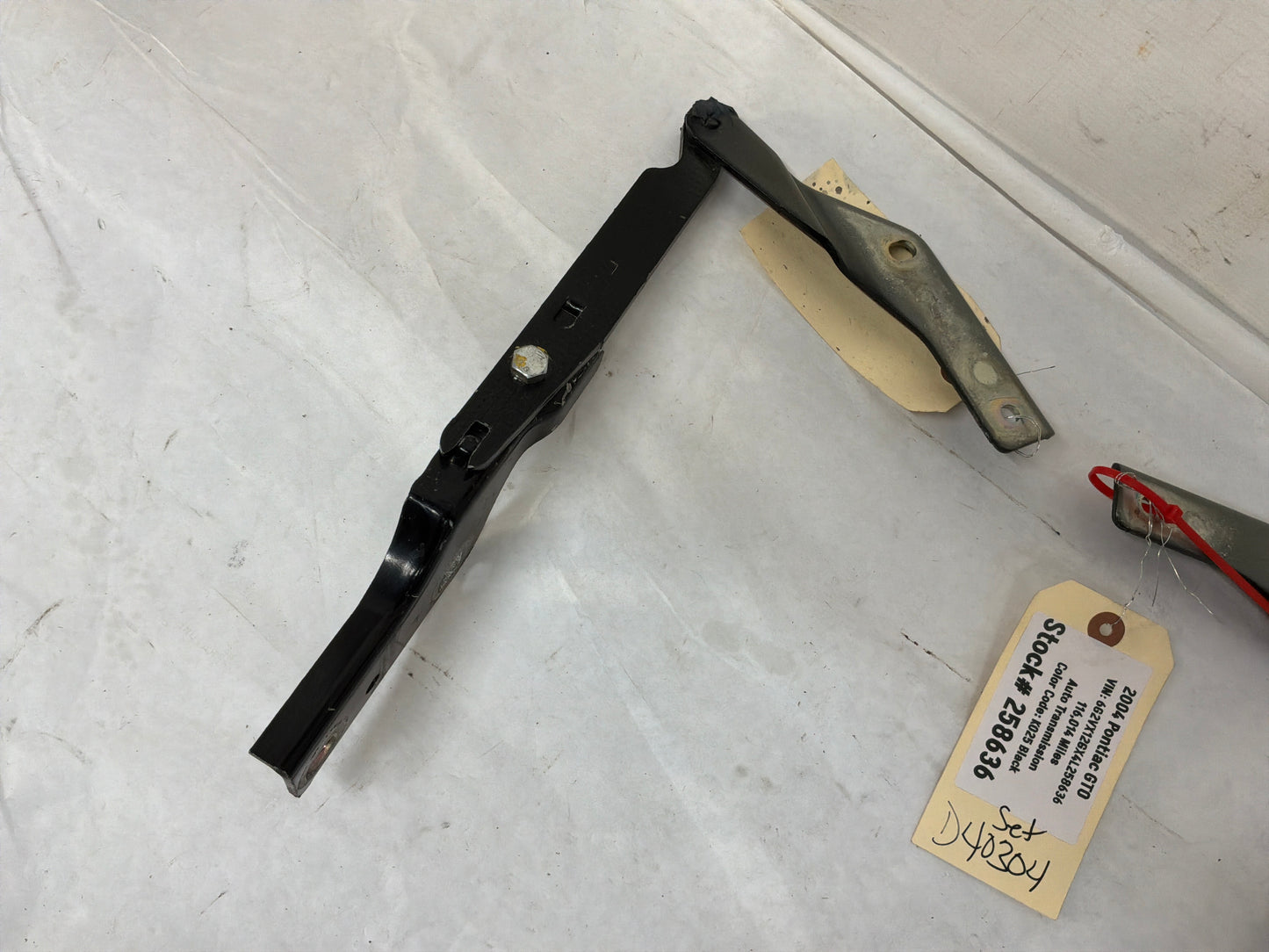 2004 Pontiac GTO RH & LH Hood Hinges Set OEM