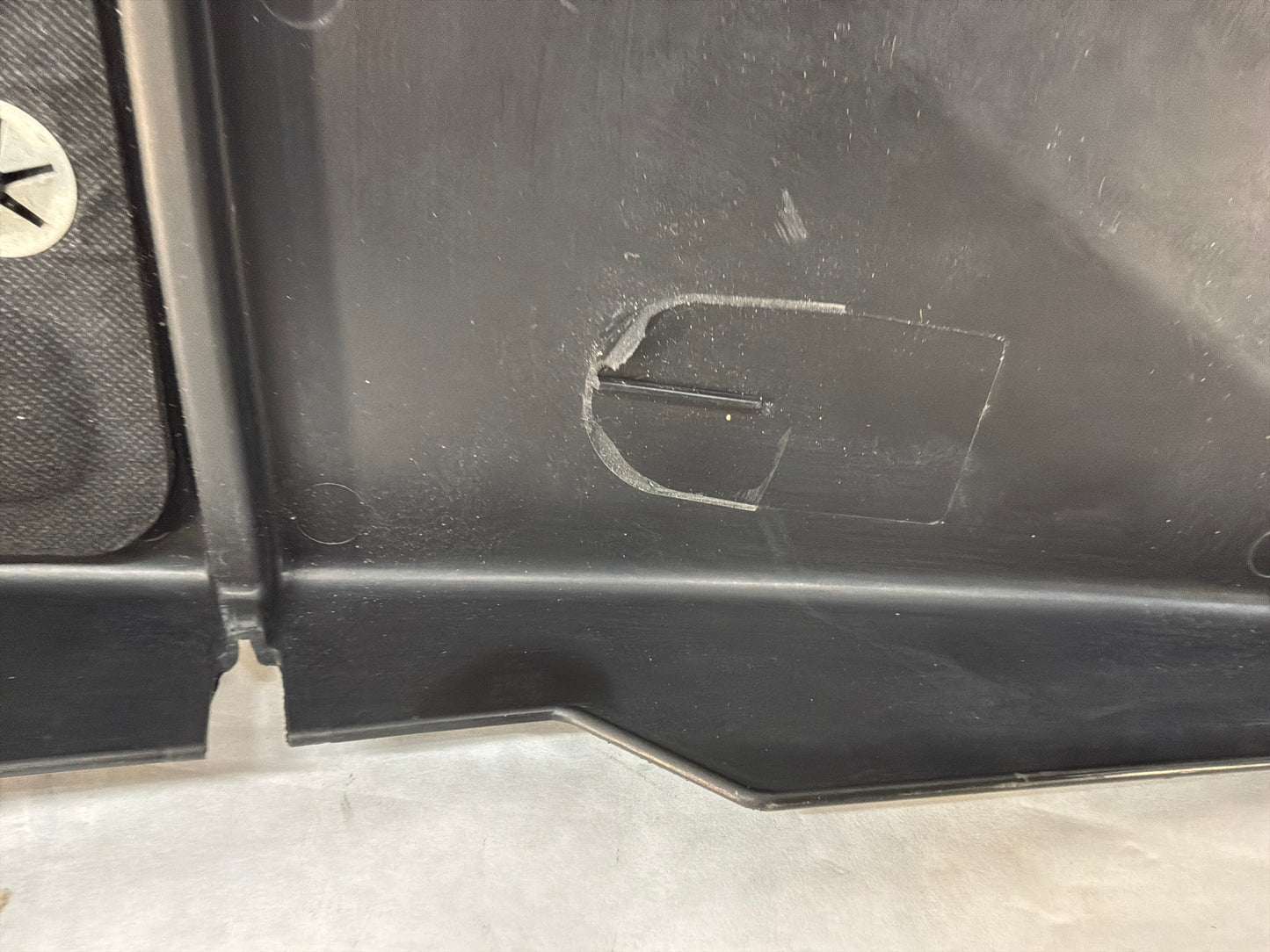 2011 Cadillac CTS-V Coupe RH Passenger Engine Bay Cowl Trim Cover Panel Splash Shield OEM