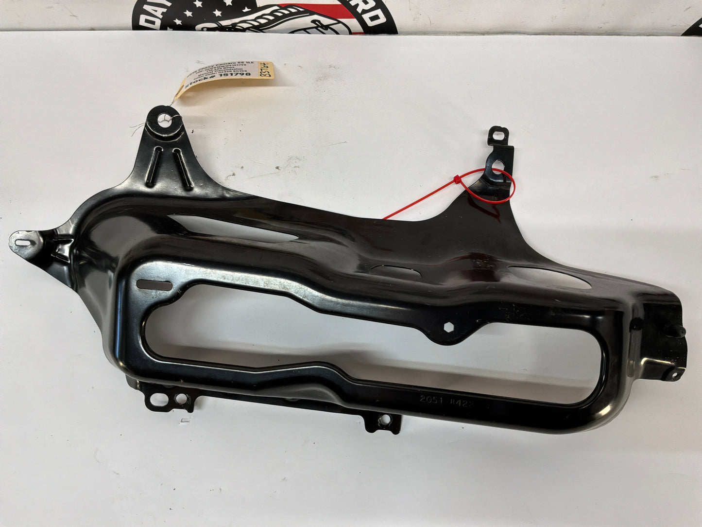 2015 Chevy Camaro SS 1LE RH Passenger Taillight Tail Light Mounting Bracket Frame Brace OEM