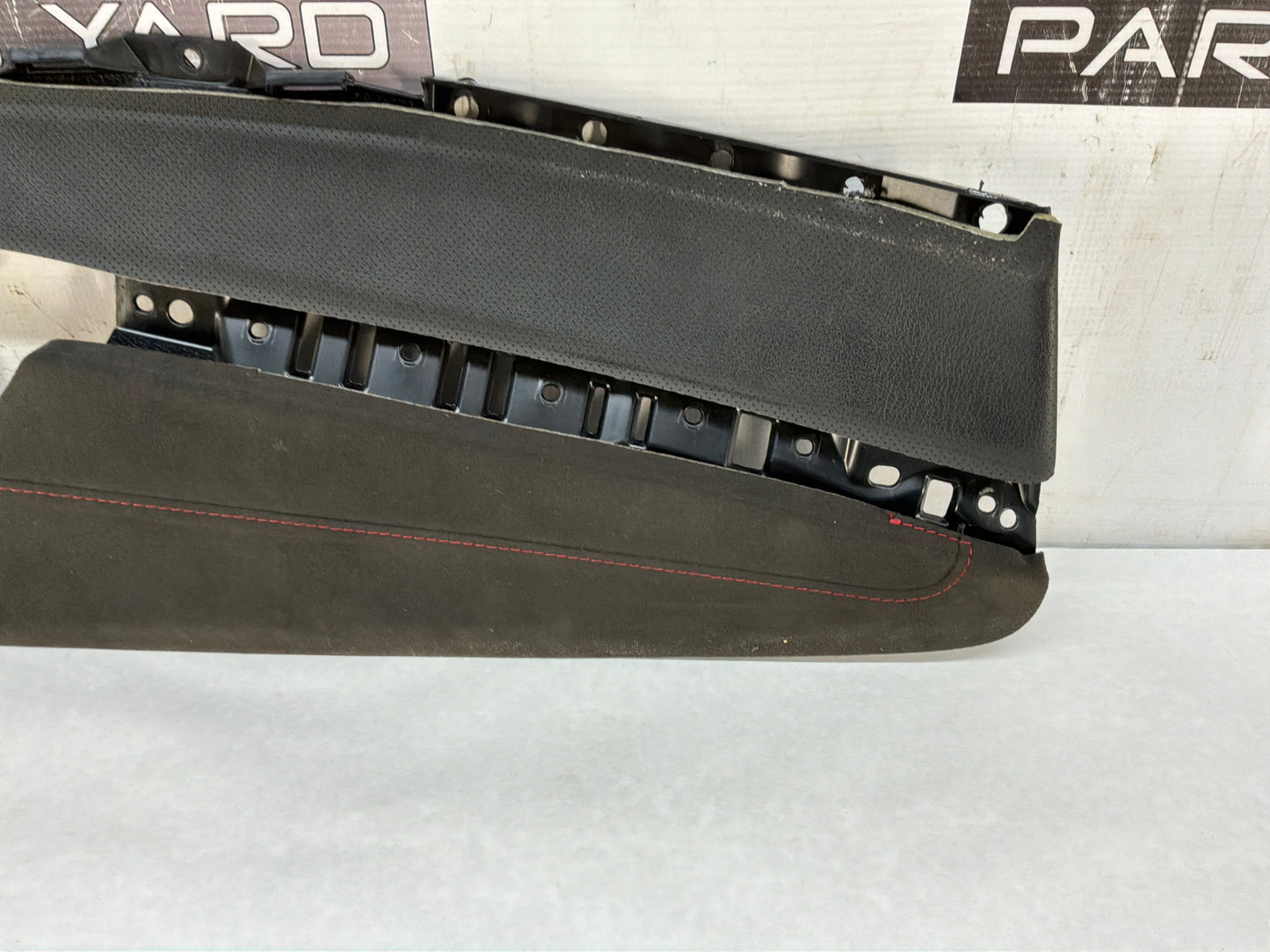 Center console trim - Day's Parts Yard