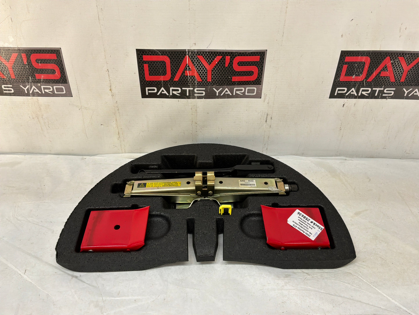 2004 Pontiac GTO Emergency Spare Tire Jack Tool Kit OEM