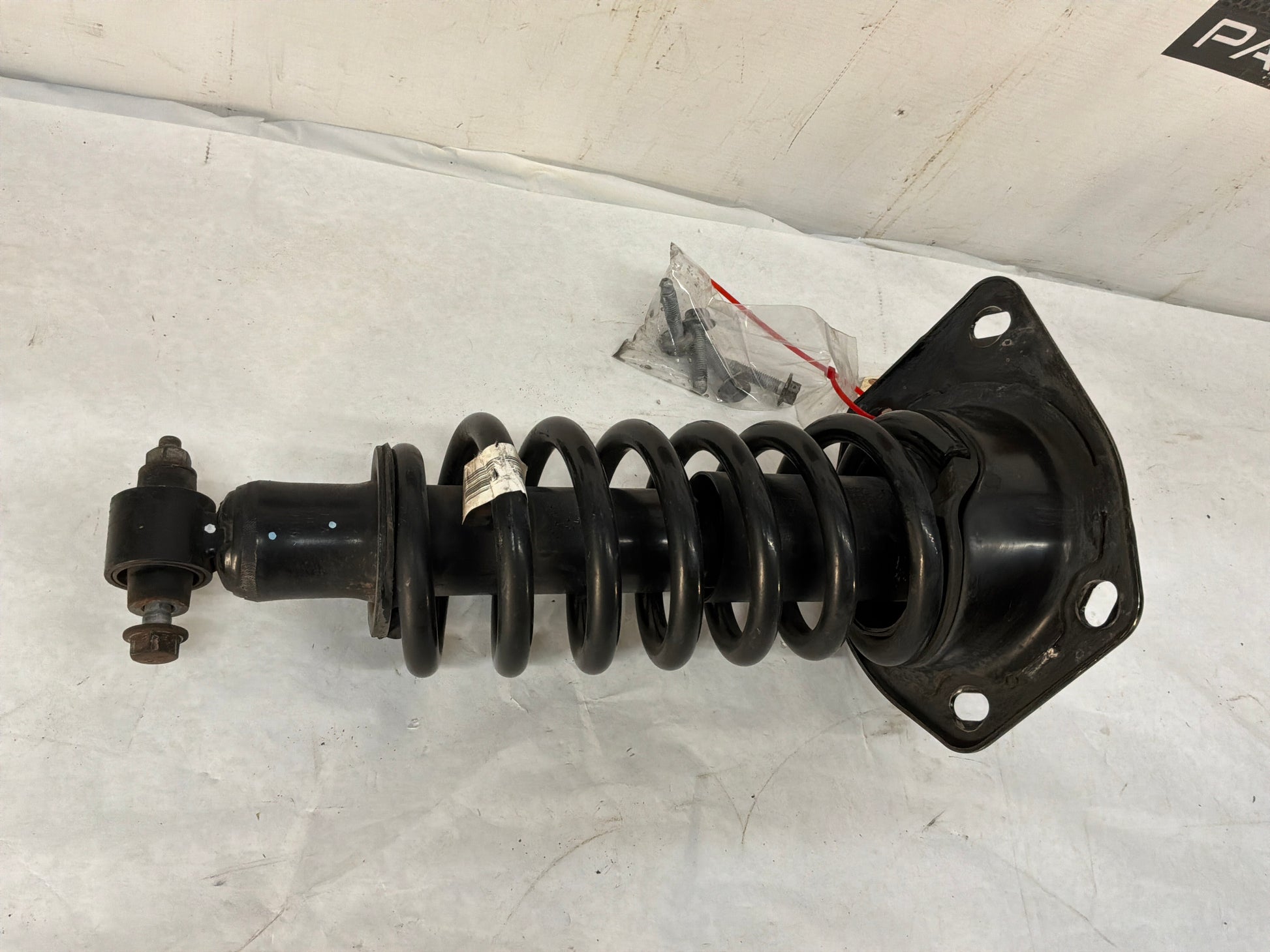 Rh rear shock - Day's Parts Yard