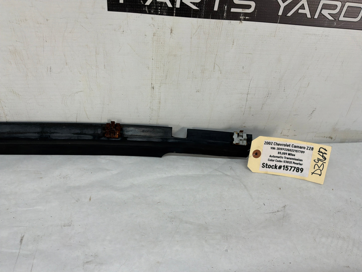 Lh belt molding - Day's Parts Yard