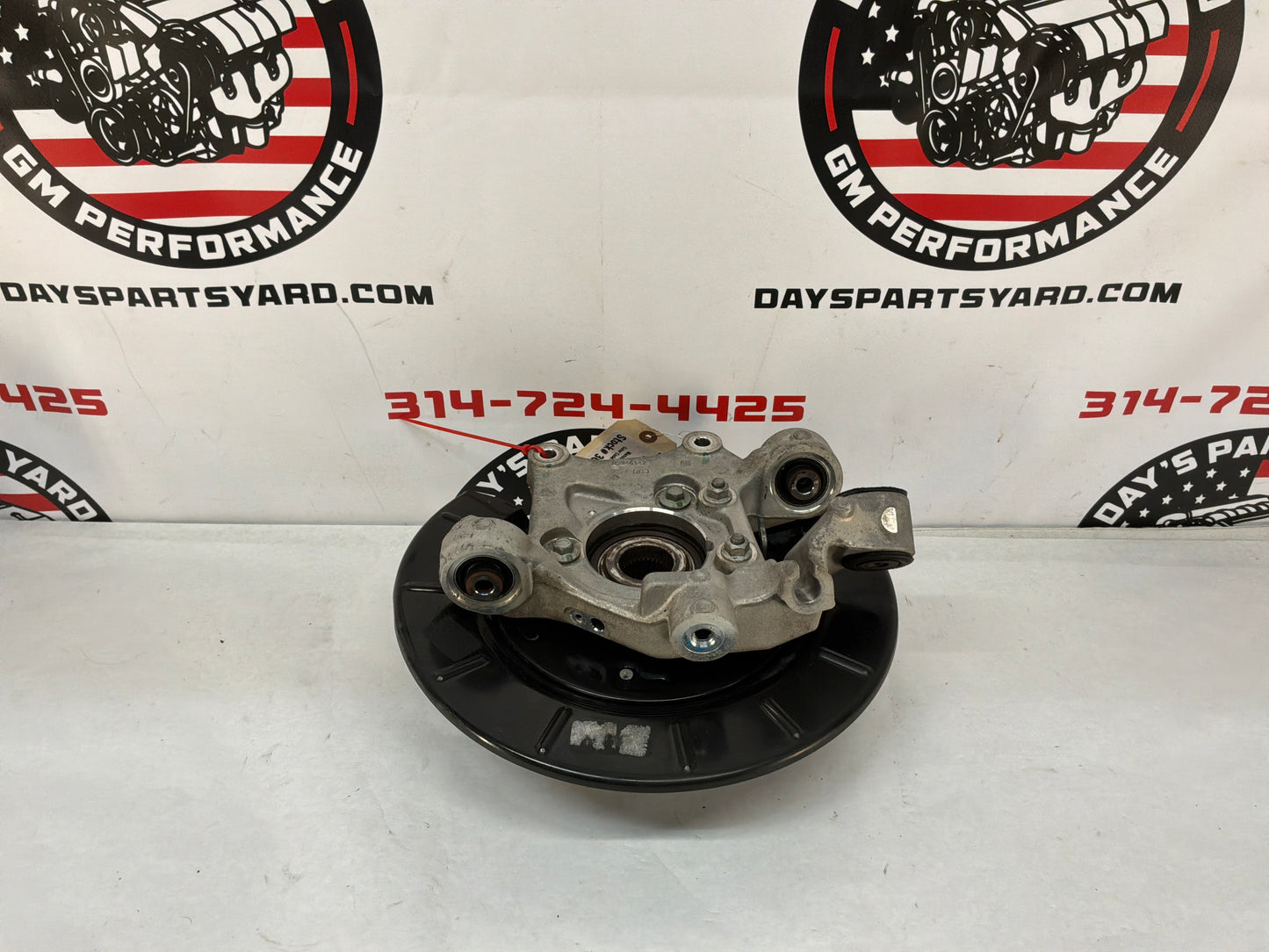 2015 Chevy Camaro SS 1LE RH Passenger Rear Spindle Knuckle Hub OEM