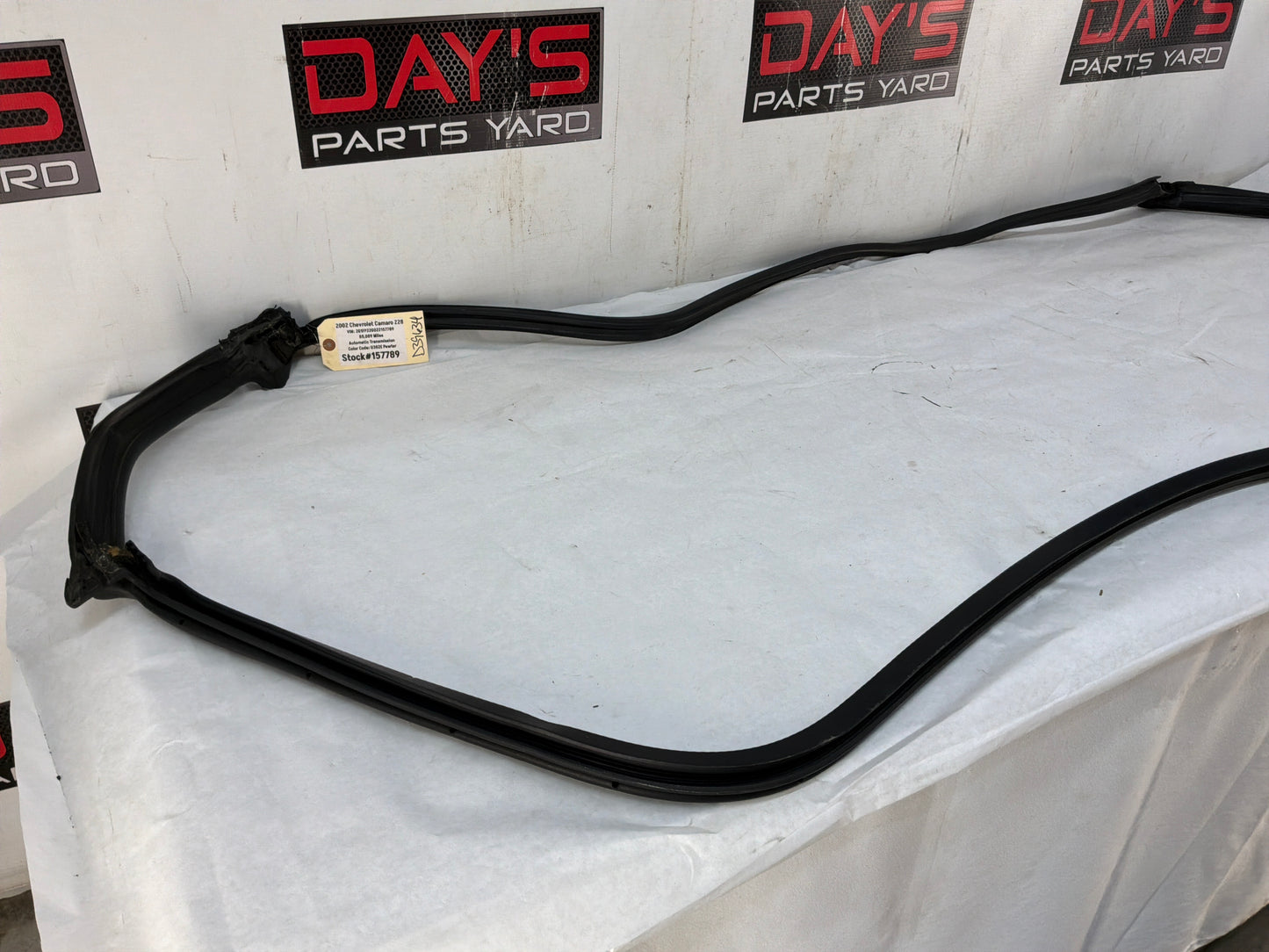 Lh door seal - Day's Parts Yard