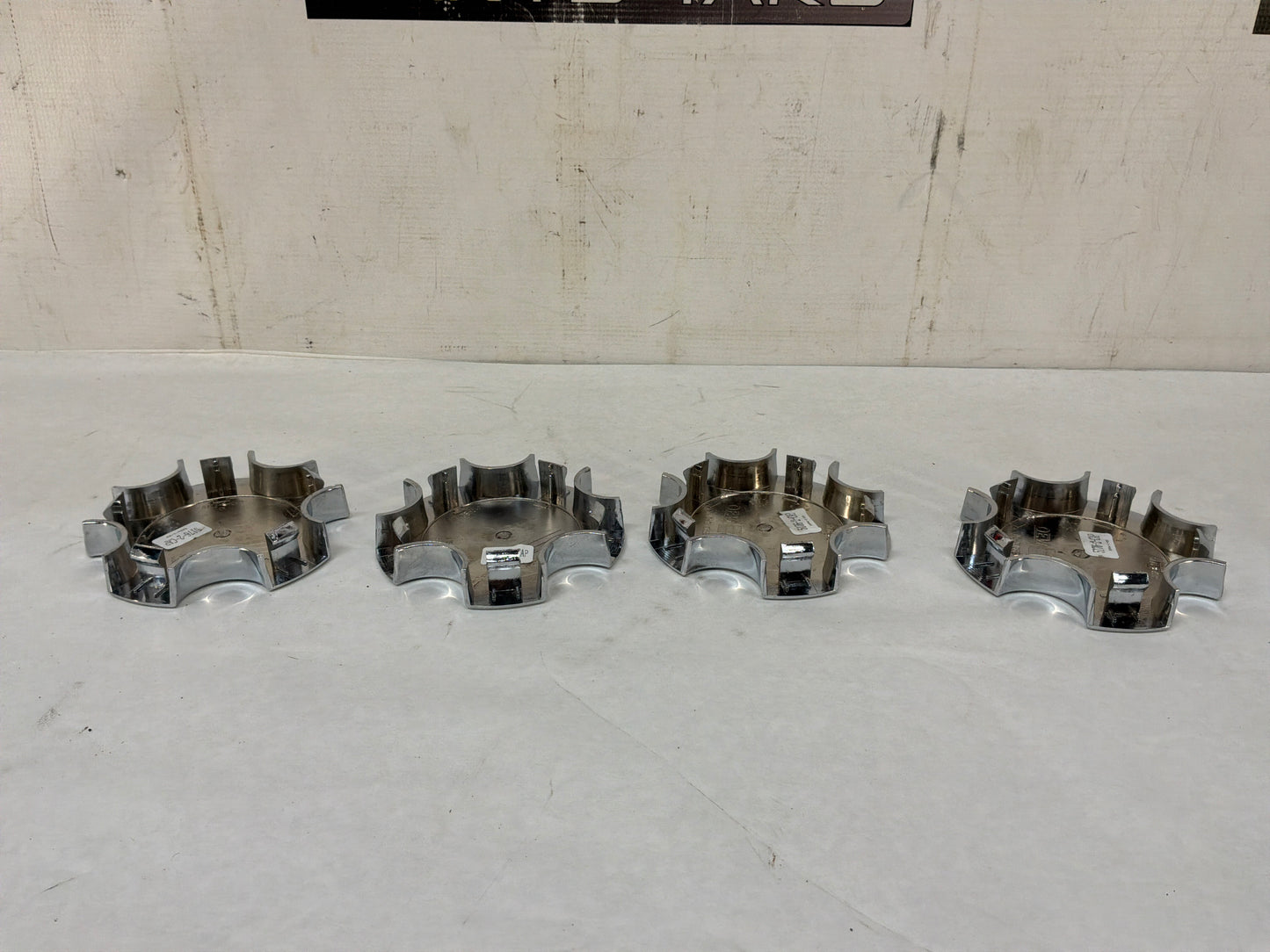 Center wheel caps - Day's Parts Yard